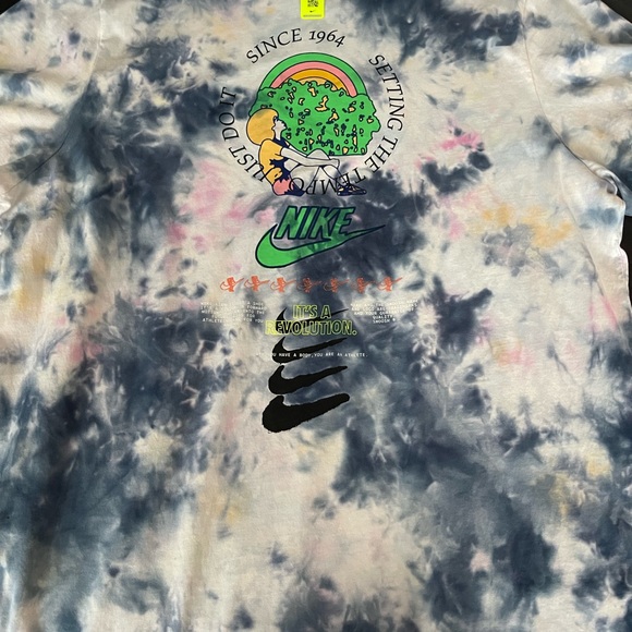 BRAND NEW NIKE SHIRT NEVER WORN! - Picture 2 of 2